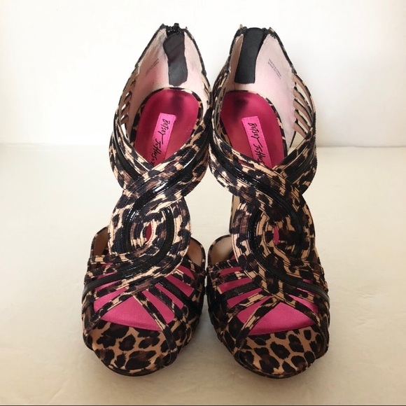 Betsey Johnson leopard heel size 7.5 - Picture 2 of 6